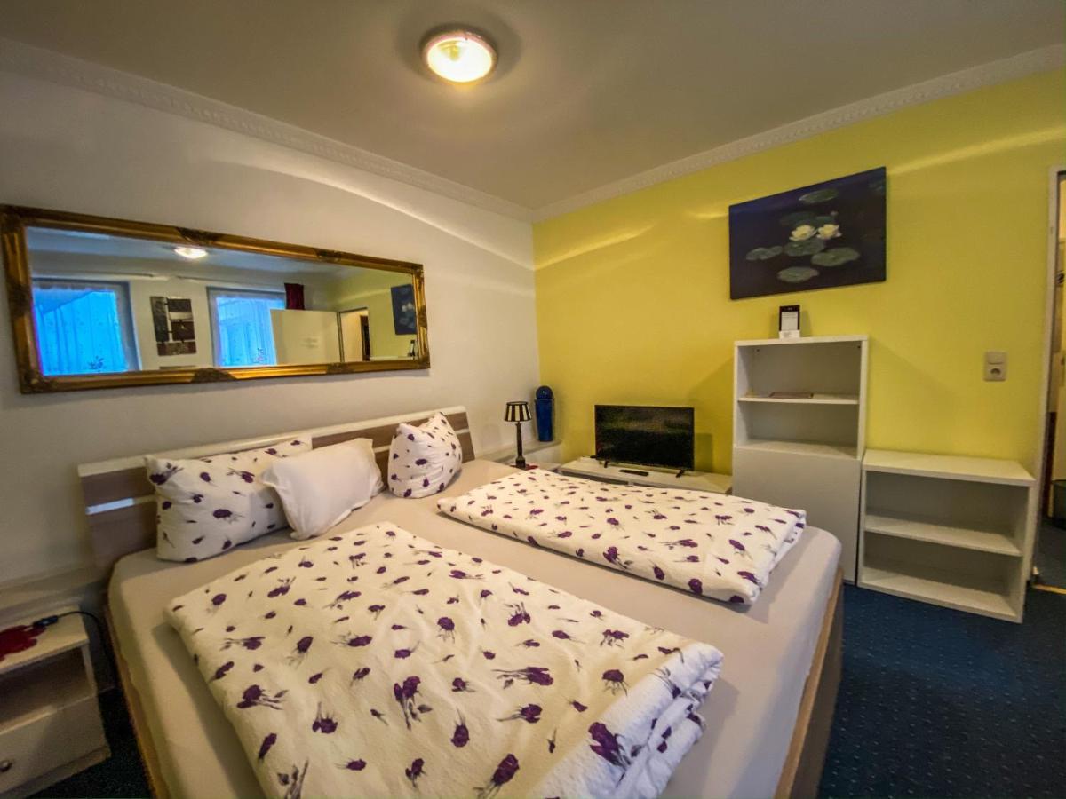 Pension Zum Blumchen Schwerin  Extérieur photo